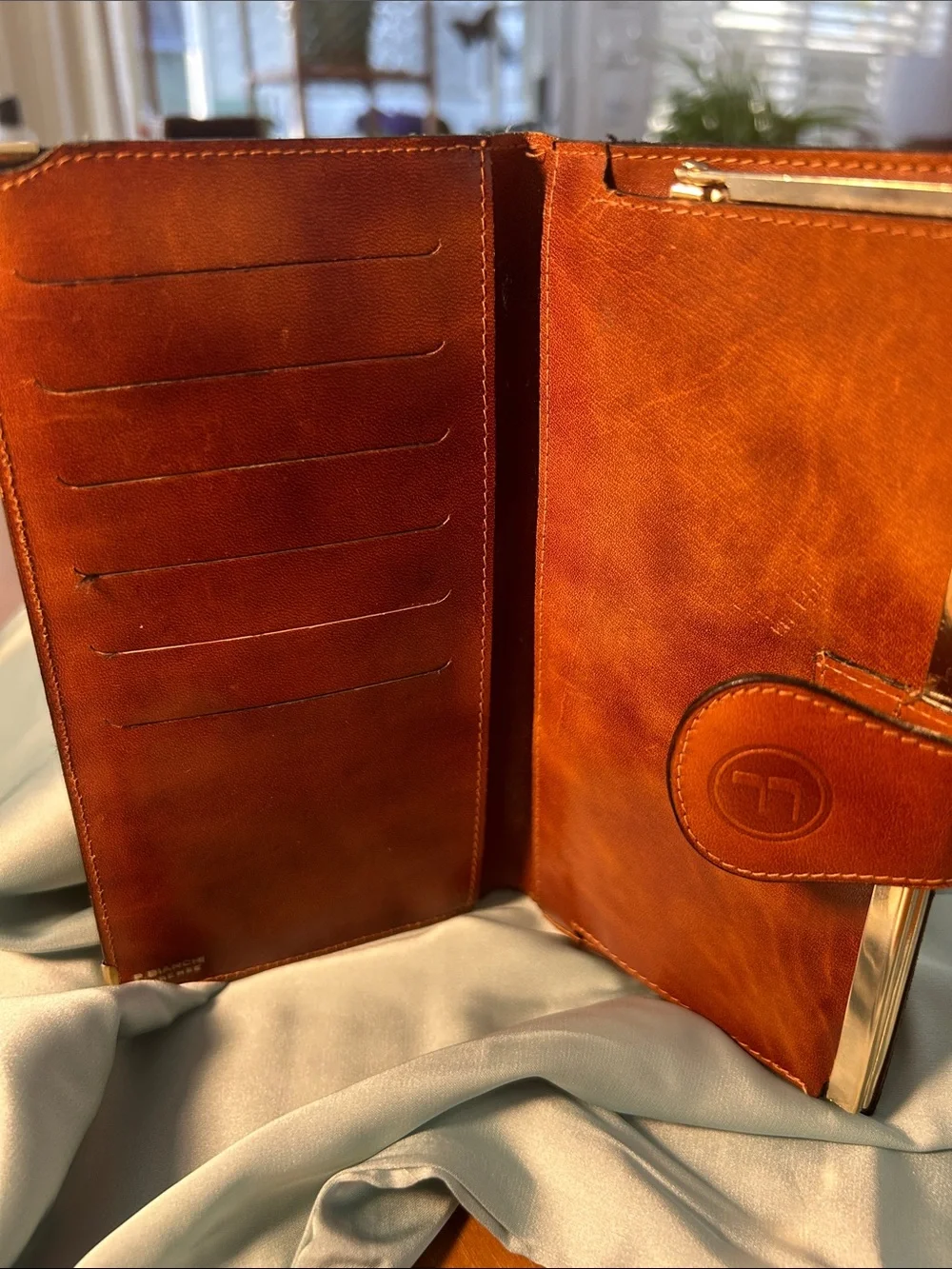 Italian Leather Wallet w/ kiss lock closure, in Cognac Brown